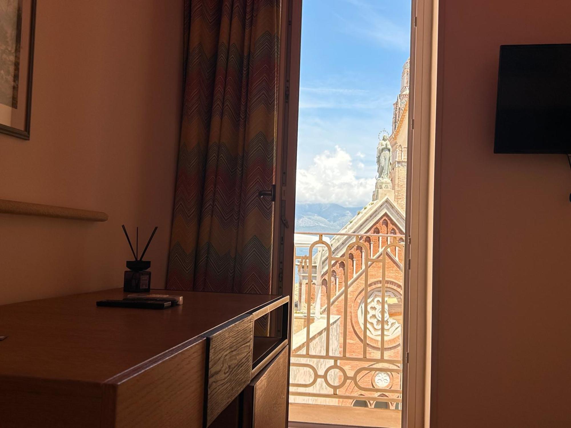 Bed and Breakfast La Gaetana Екстер'єр фото
